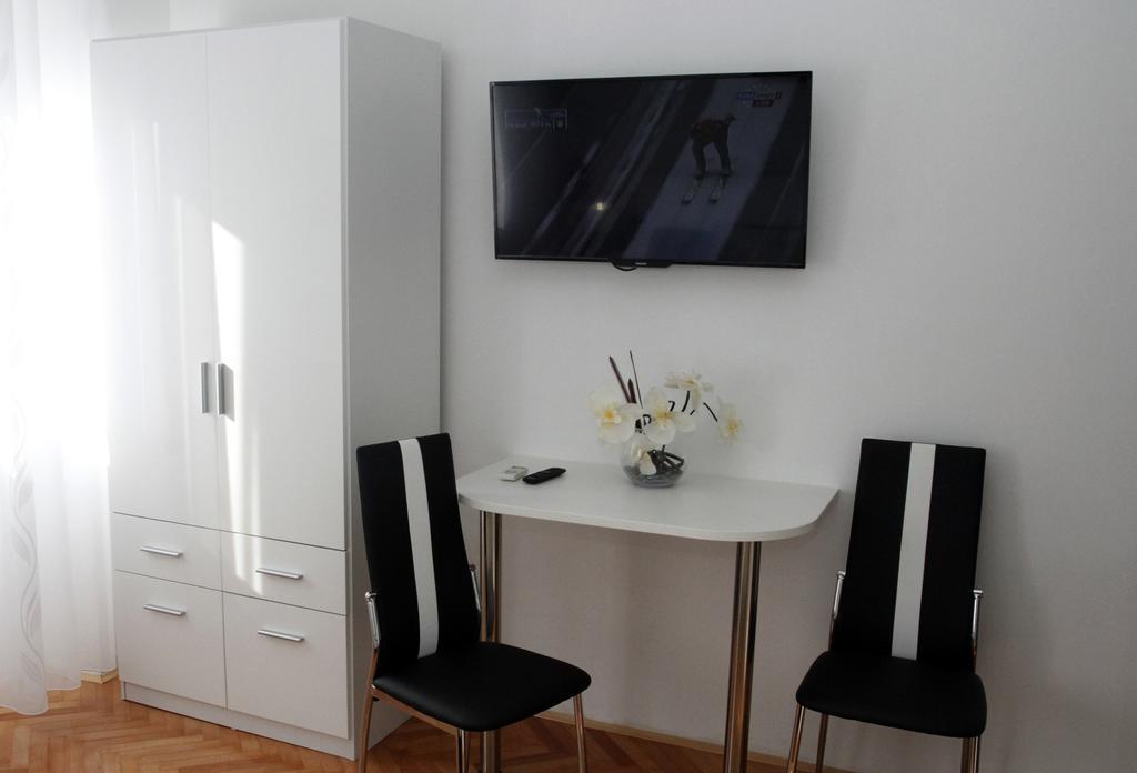Rooms Miletic Near The Palace Split Bilik gambar